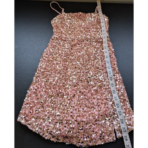 Selfie Leslie Atlanta Square Neckline Sequin Dress Blush Party Size XS - Picture 11 of 16